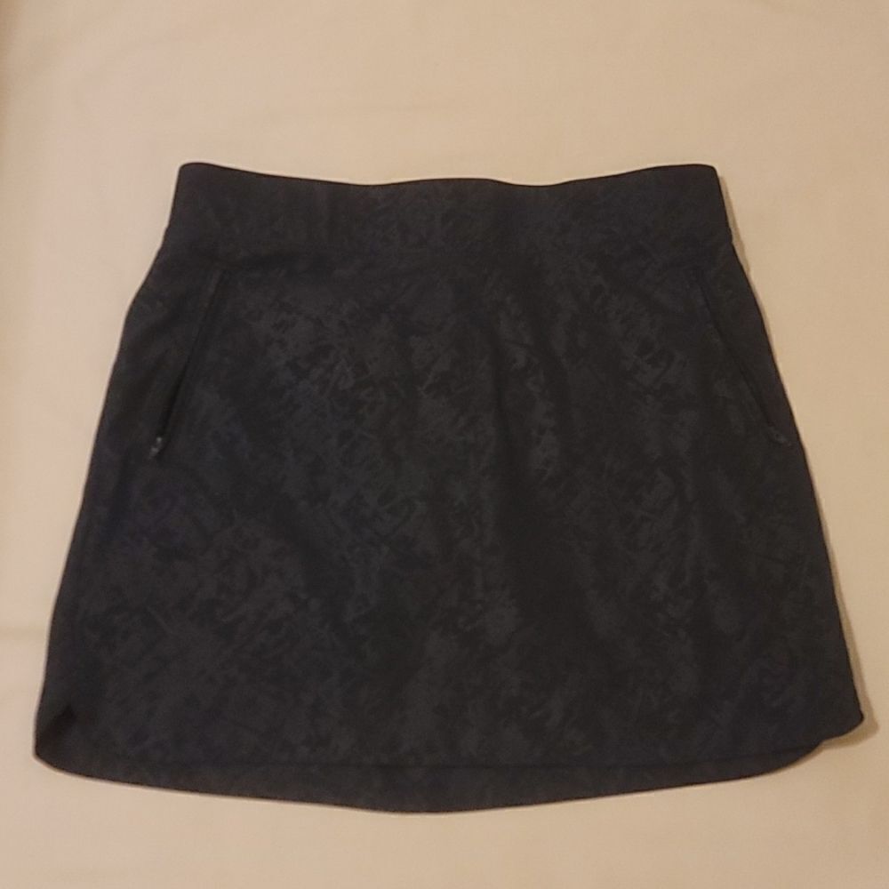 Orvis skort size medium